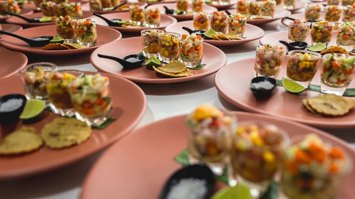 Canapés gourmet CHIC & TONIC — bocados de alta cocina para eventos premium