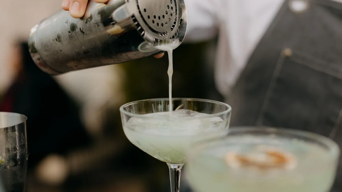 Mixología de autor CHIC & TONIC — barras de coctelería premium para eventos